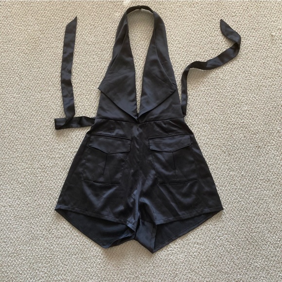 Primi Black Halter Style Short Romper Silky Tuxedo Flaps Size Medium Open Back - Picture 1 of 12